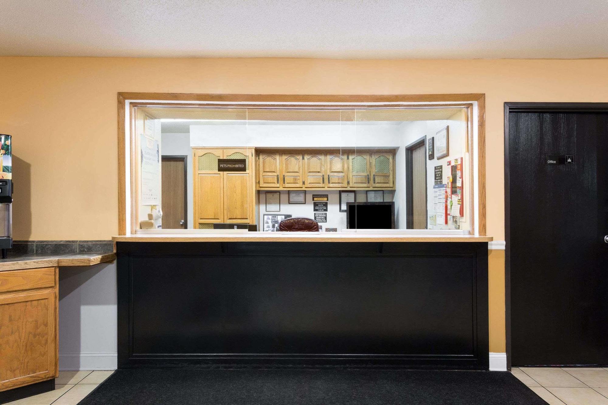 Super 8 By Wyndham Dumfries/Quantico Hotel Kültér fotó